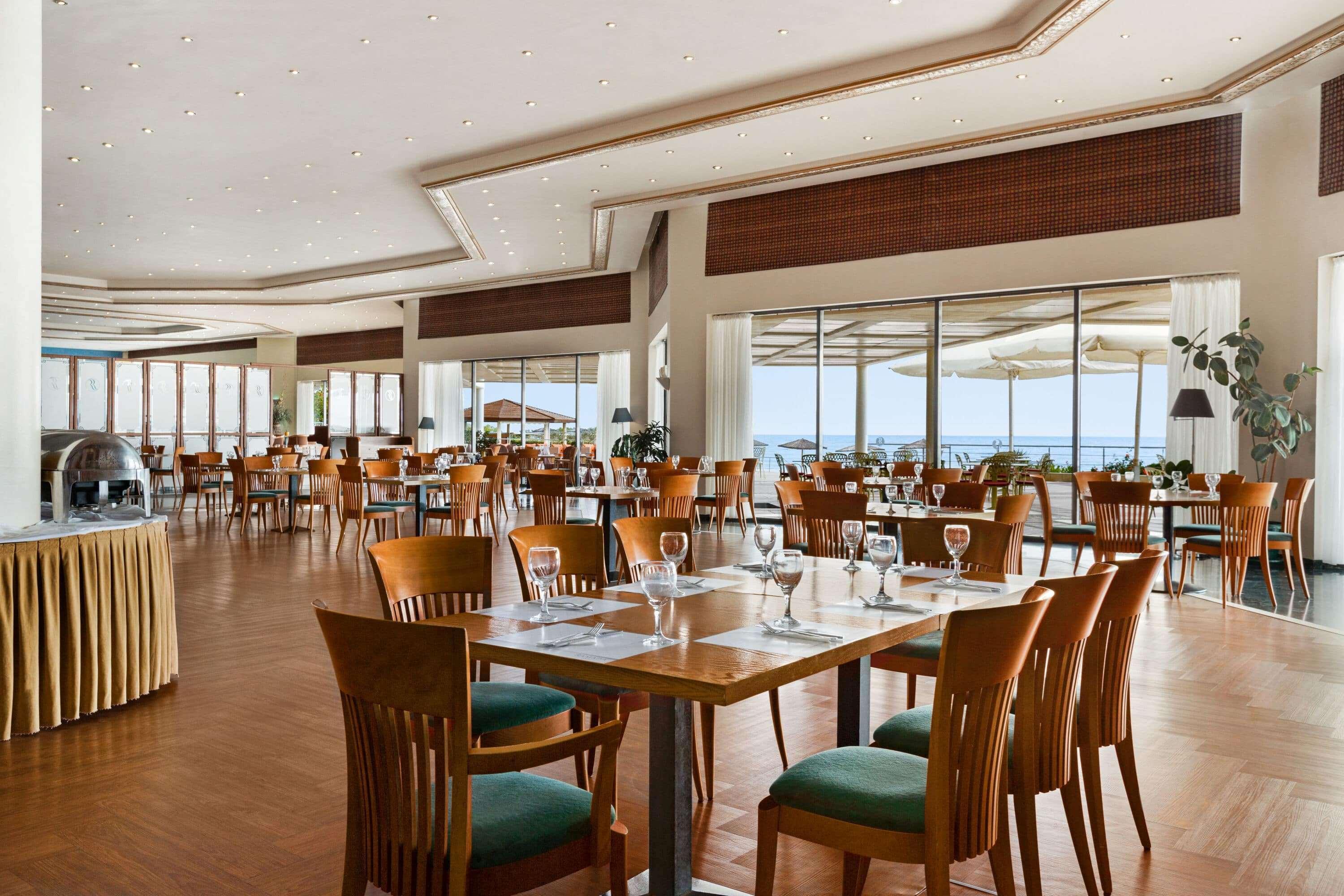 Ramada Plaza By Wyndham Thraki Hotel Alexandroupoli Exterior photo The restaurant