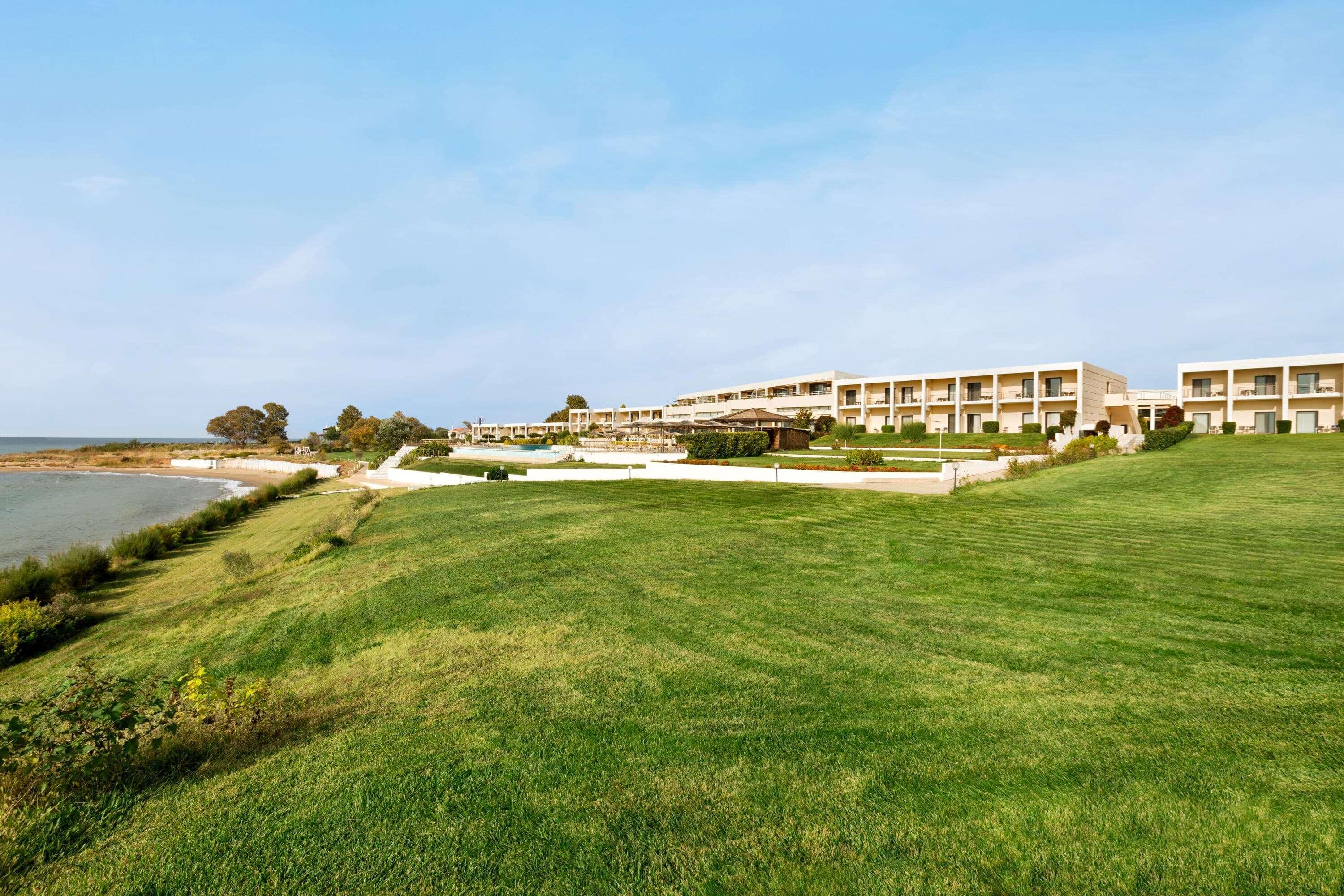Ramada Plaza By Wyndham Thraki Hotel Alexandroupoli Exterior photo The resort